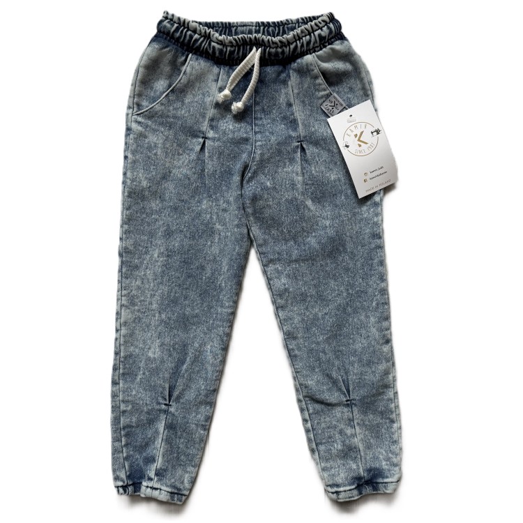 spodnie_jeansowe_dziewczęce_mom_fit_niebieskie_kamir_kids.jpeg